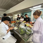 ร่วมกันปฏิบัติการเปิดโรงงานผลิตไก่กระเทียมบรรจุกระป๋อง และน้ำพริกกากหมู